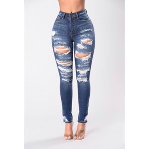 Fashion Nova “Don’t Walk Away Jeans”